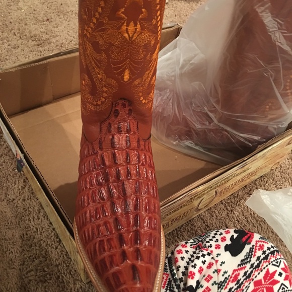 Cowboy boots - Picture 2 of 3